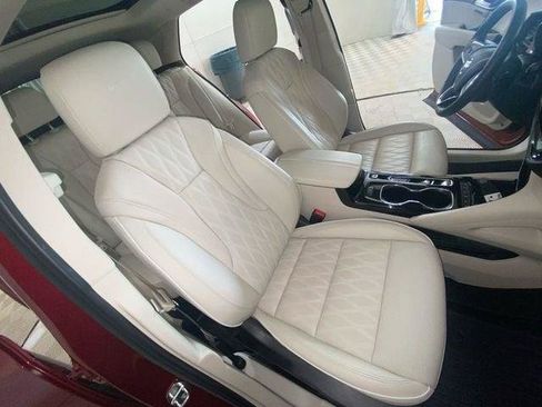 Used 2023 Buick Envision Avenir AWD/4WD image 18