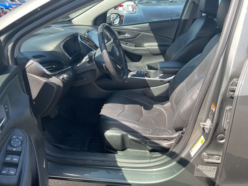 Used 2017 Chevrolet Volt Premier FWD image 14