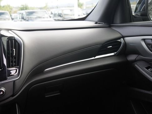 Used 2023 Chevrolet Traverse LT image 20