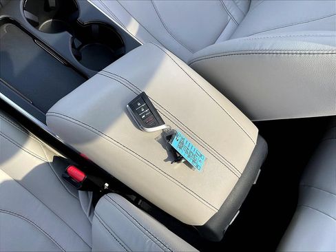 Used 2025 Acura RDX SH-AWD image 35