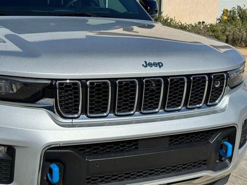 Used 2023 Jeep Grand Cherokee Overland w/ Advanced Protech Group III AWD/4WD image 7