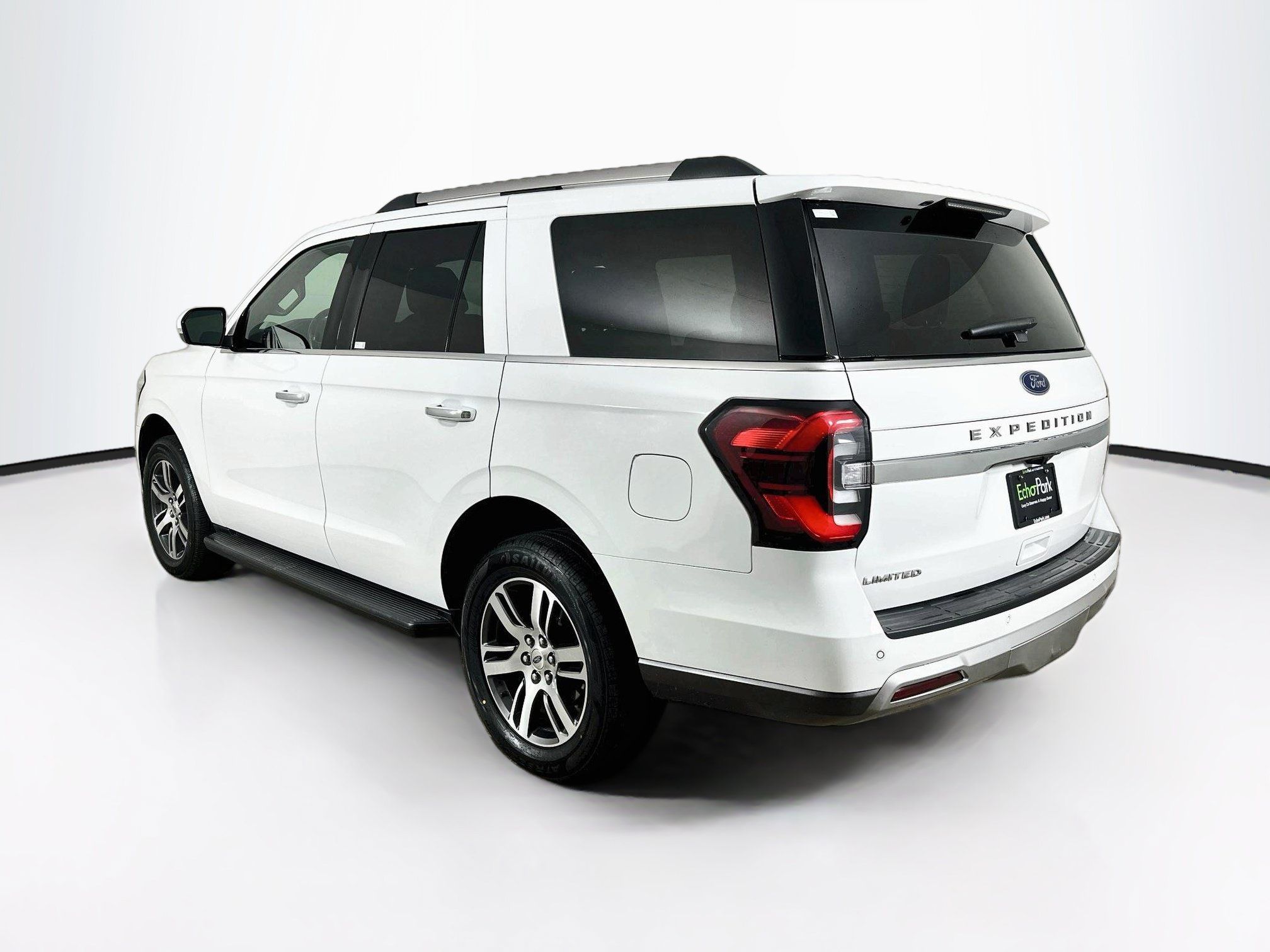 Used 2024 Ford Expedition Limited AWD/4WD image 5