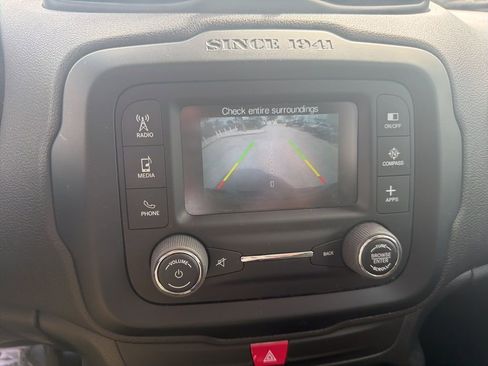 Used 2017 Jeep Renegade Latitude w/ Popular Equipment Group image 22