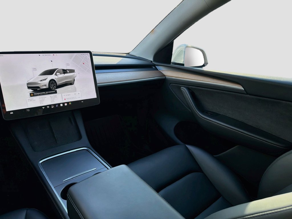 Used 2025 Tesla Model Y Long Range RWD image 23