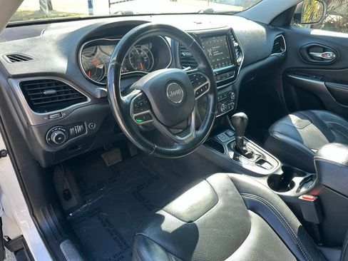 Used 2019 Jeep Cherokee Limited w/ Technology Group image 15