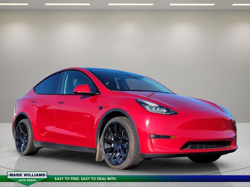Used 2022 Tesla Model Y Long Range AWD/4WD image 1