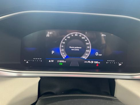 Used 2025 Volkswagen Taos SE image 41