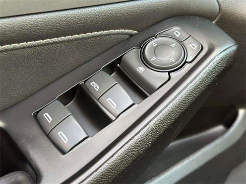 Certified 2023 Chevrolet Traverse LT image 24