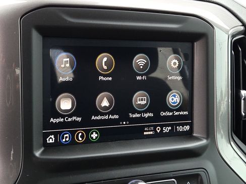 Used 2025 Chevrolet Silverado 2500 Custom w/ Custom Value Package image 22