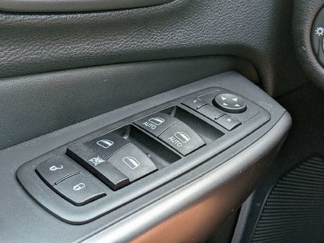 Used 2021 Jeep Cherokee Latitude Lux w/ Comfort/Convenience Group AWD/4WD image 30