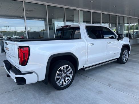 Used 2023 GMC Sierra 1500 Denali AWD/4WD image 9