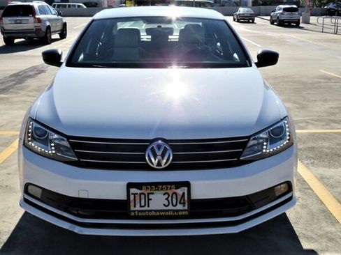Used 2016 Volkswagen Jetta Sport w/ Lighting Package FWD image 7