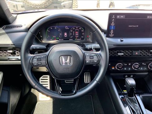 Used 2025 Honda Accord Sport image 6