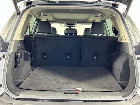 Used 2022 Nissan Rogue SV w/ SV Premium Package image 13