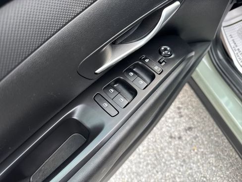 Used 2023 Hyundai Santa Cruz SEL Premium image 12