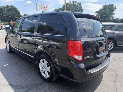 Used 2011 Dodge Grand Caravan Crew w/ Entertainment Group 1 FWD image 4