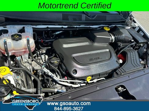 Used 2024 Chrysler Pacifica Touring-L FWD image 32