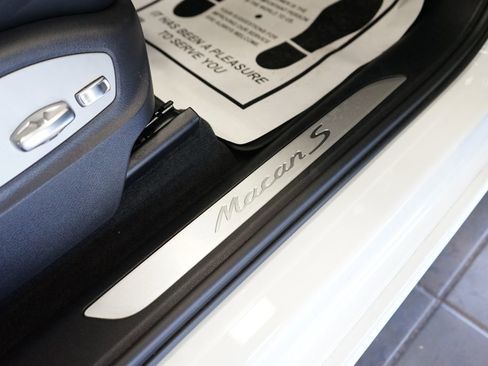 Used 2015 Porsche Macan S w/ Premium Package Plus image 47