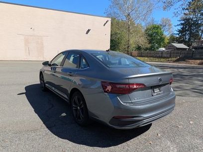 Used 2024 Volkswagen Jetta SE w/ Panoramic Sunroof Package