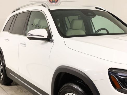 Used 2025 Mercedes-Benz GLB 250 4MATIC image 38