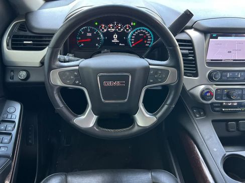 Used 2017 GMC Yukon XL SLT RWD image 16