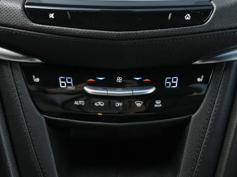 Used 2025 Cadillac XT5 Luxury FWD image 16