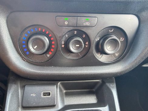 Used 2022 RAM ProMaster City Tradesman w/ Window Group 05 FWD image 20