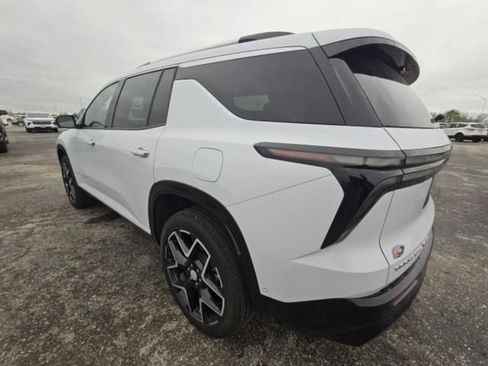 Used 2026 Chevrolet Traverse High Country AWD/4WD image 5