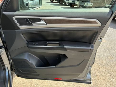 Used 2019 Volkswagen Atlas SE w/ Towing Package FWD image 17