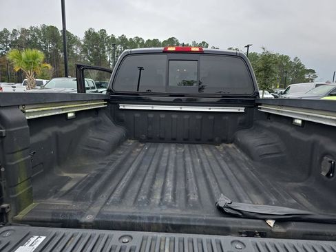 Used 2022 Nissan Frontier SV image 15