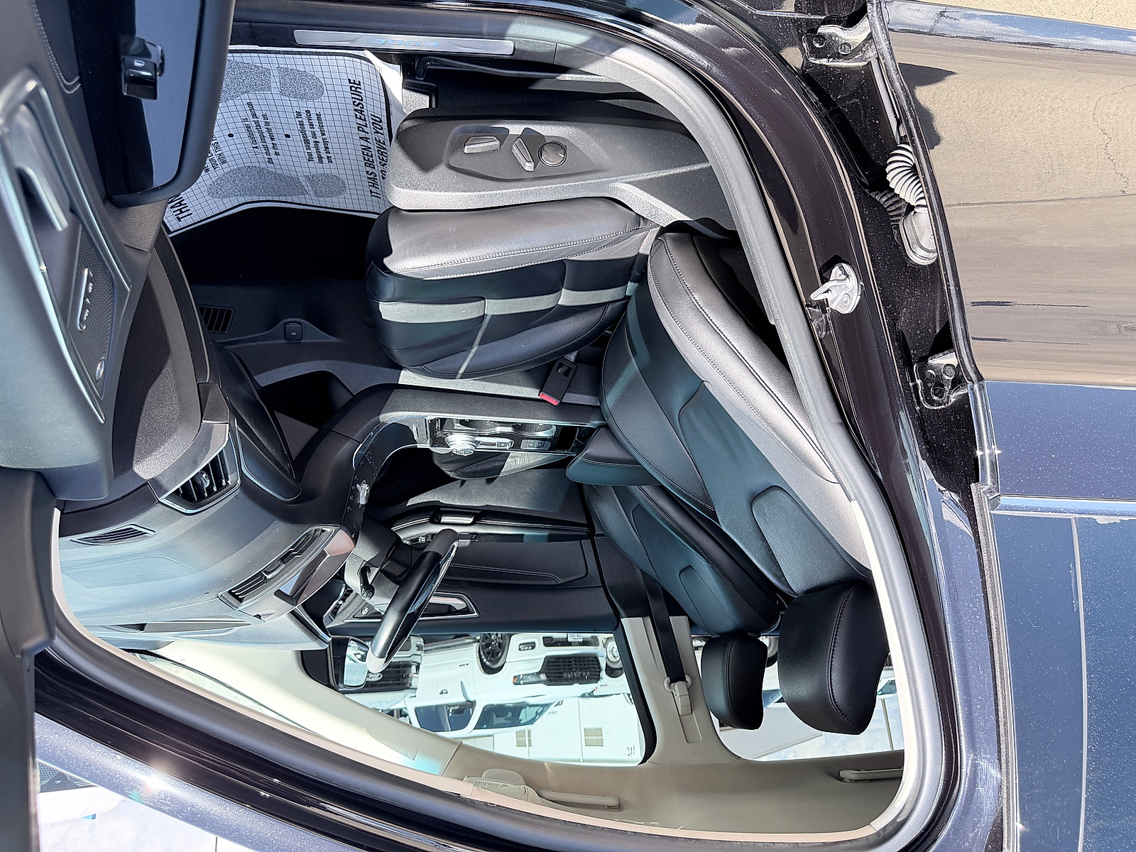 Used 2020 Ford Edge Titanium FWD image 10