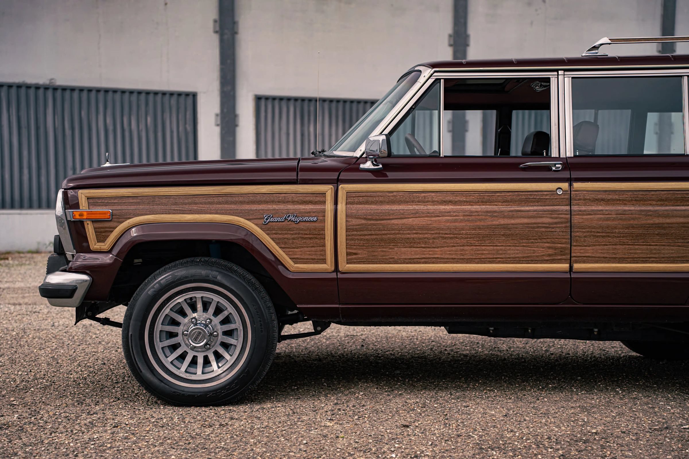 Used 1987 Jeep Grand Wagoneer AWD/4WD image 5