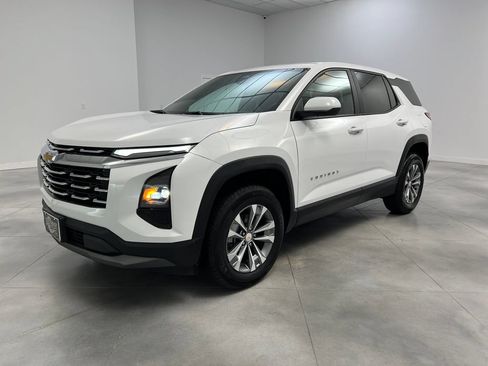 Used 2025 Chevrolet Equinox LT AWD/4WD image 4