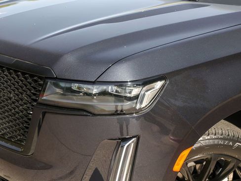 Used 2024 Cadillac Escalade Sport w/ LPO, ONYX Package image 3