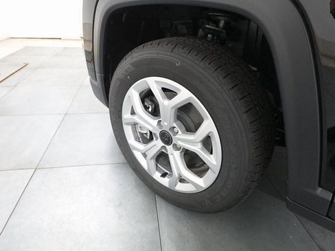 Used 2026 Jeep Compass Latitude AWD/4WD image 31