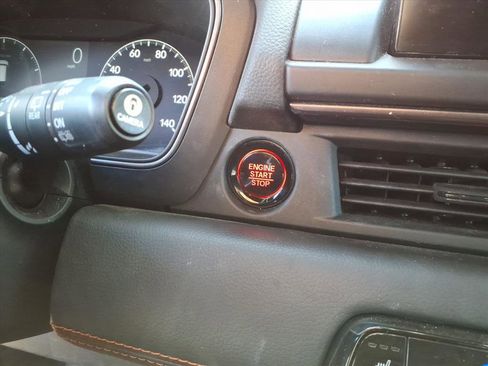 Used 2023 Honda Pilot TrailSport image 12