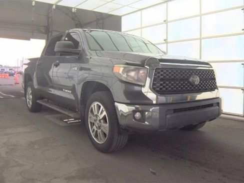 Used 2018 Toyota Tundra SR5 w/ SR5 Upgrade Package image 2