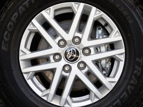 Used 2022 Toyota Tundra SR5 w/ Convenience Package RWD image 10