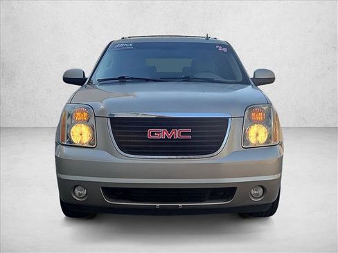 Used 2014 GMC Yukon XL SLT RWD image 2