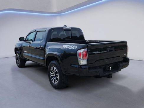 Used 2020 Toyota Tacoma TRD Sport w/ Technology Package AWD/4WD image 5