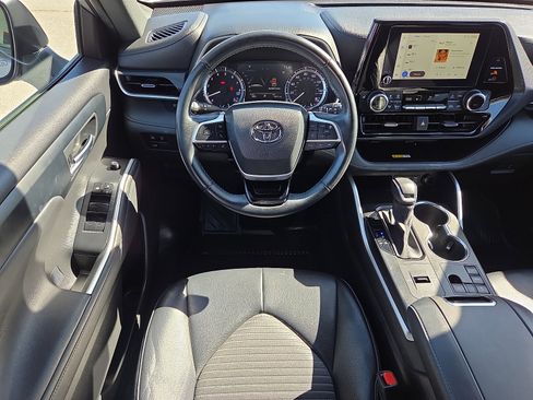 Used 2023 Toyota Highlander XSE image 13