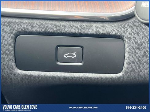 Certified 2024 Volvo XC60 B5 Plus w/ Protection Package Premier image 20