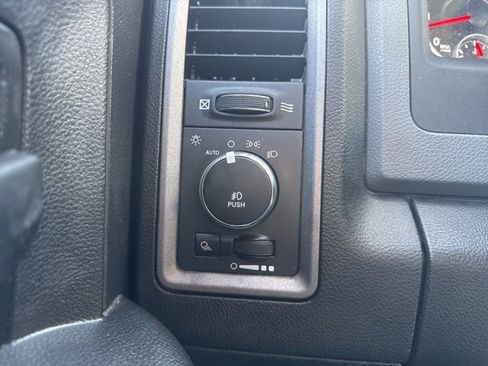 Used 2014 RAM 1500 Express image 22