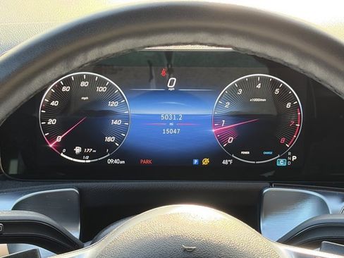 Used 2025 Mercedes-Benz GLB 250 4MATIC w/ Exclusive Package image 21