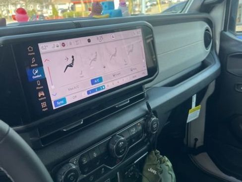 Used 2025 Jeep Wrangler Sport S image 5