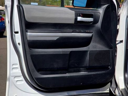 Used 2017 Toyota Tundra Limited w/ Limited Premium Package image 27