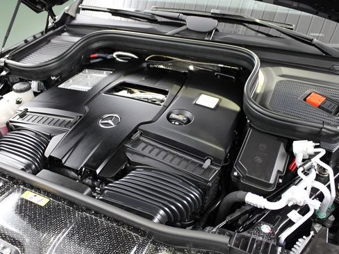 Used 2026 Mercedes-Benz GLS 580 4MATIC image 39