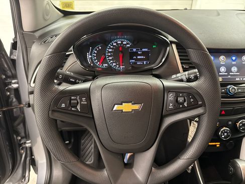 Used 2020 Chevrolet Trax LT AWD/4WD image 14