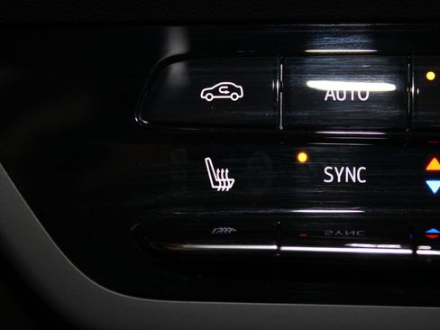 Used 2023 Buick Envision Preferred w/ Sport Touring Package AWD/4WD image 38