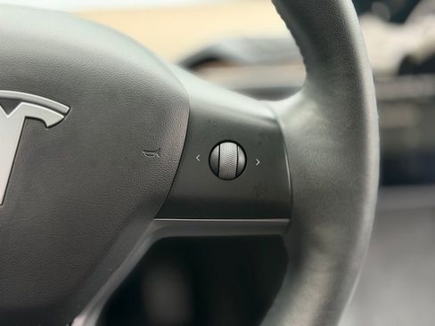 Used 2021 Tesla Model 3 Standard Range Plus image 45